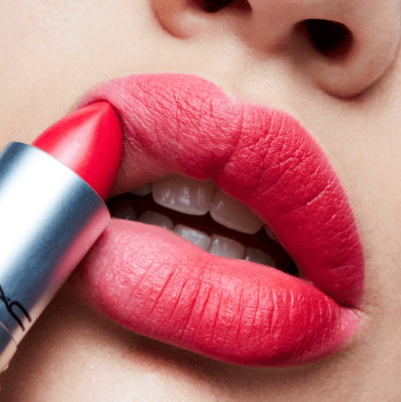 Mac Retro Matte Lipstick - Relentlessly Red